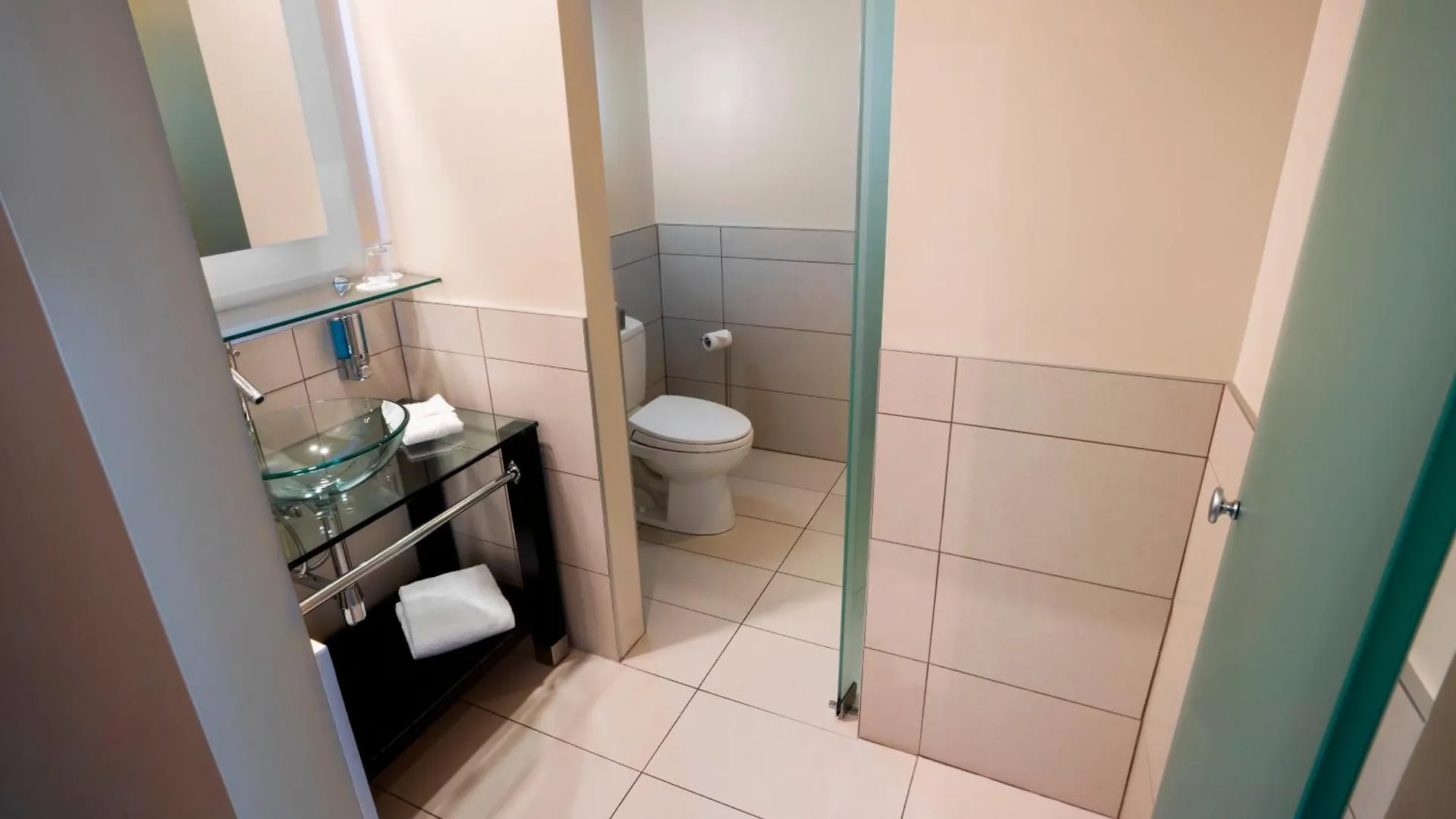 Hotel Must مدينة كويبيك